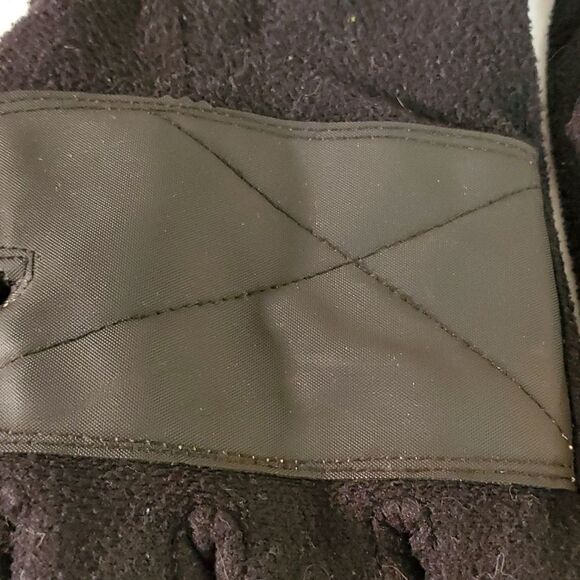 3 pair of winter gloves. Black ones XXL, 2 pair medium. Black and gray. - Picture 3 of 9